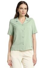Green Solid Short Sleeves Casual Shirt - Image 2