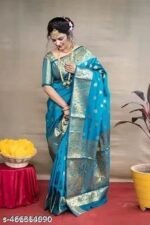 E-Online Kanjivaram Silk Saree with Zari Woven Design & Running Banarasi Silk Blouse Piece Color Rama - Image 3