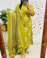 Floral Printed Stright Kurta with Pant & Dupatta Set | Kurta set - Image 3