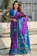 Kanjivaram Patola Soft Silk Sarees With Unstitched Blouse Piece - Image 3